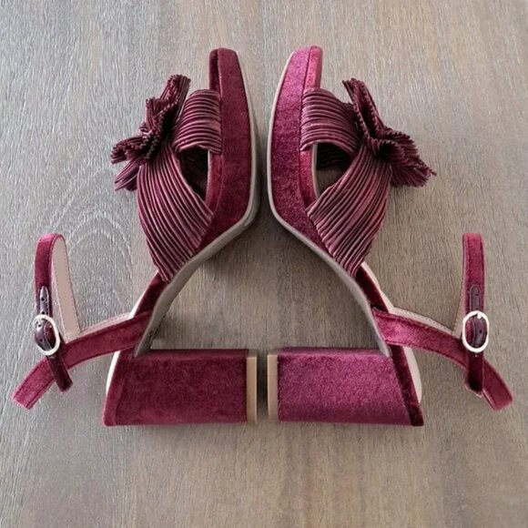 Kelly & Katie Heather Sandals - Color: Tawny Port - Size: 7.5 - Picture 7 of 9